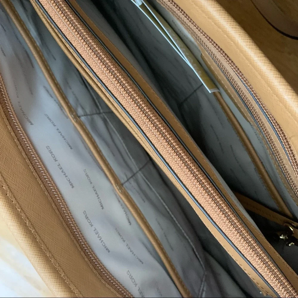 NWT Michael Kors Acorn Jet Set Travel Multi Function Leather Tote - Picture 13 of 15